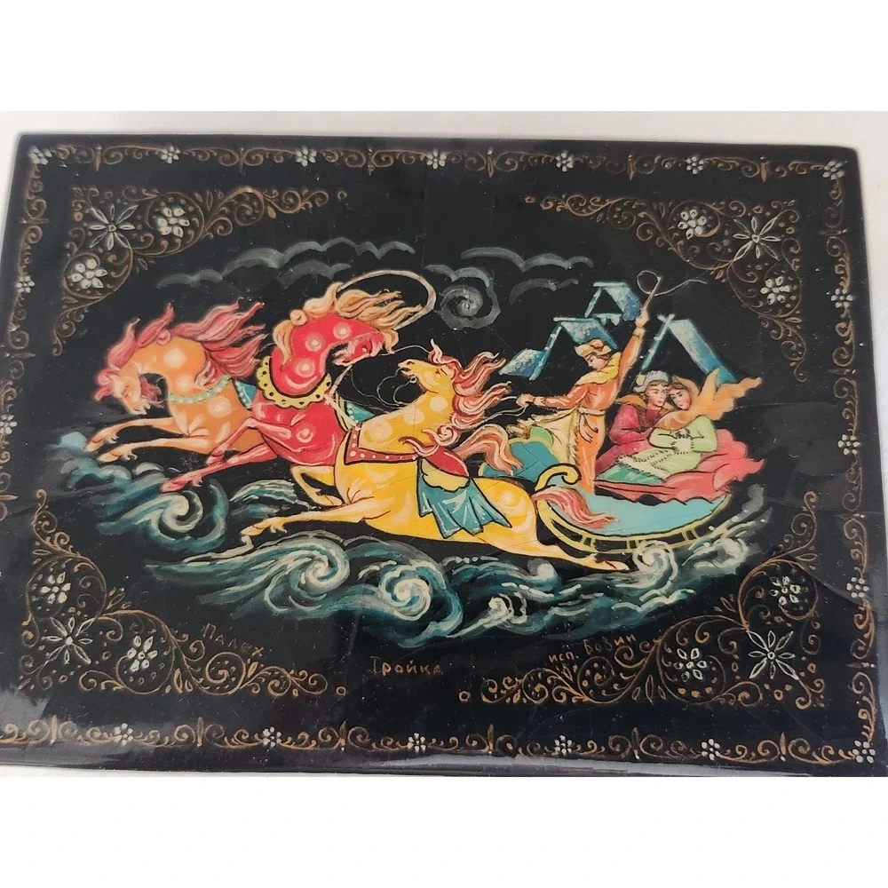 Vtg Palekh Russian Lacquer Trinket Box Hinged Troika 3-Horse-Sleigh snow village